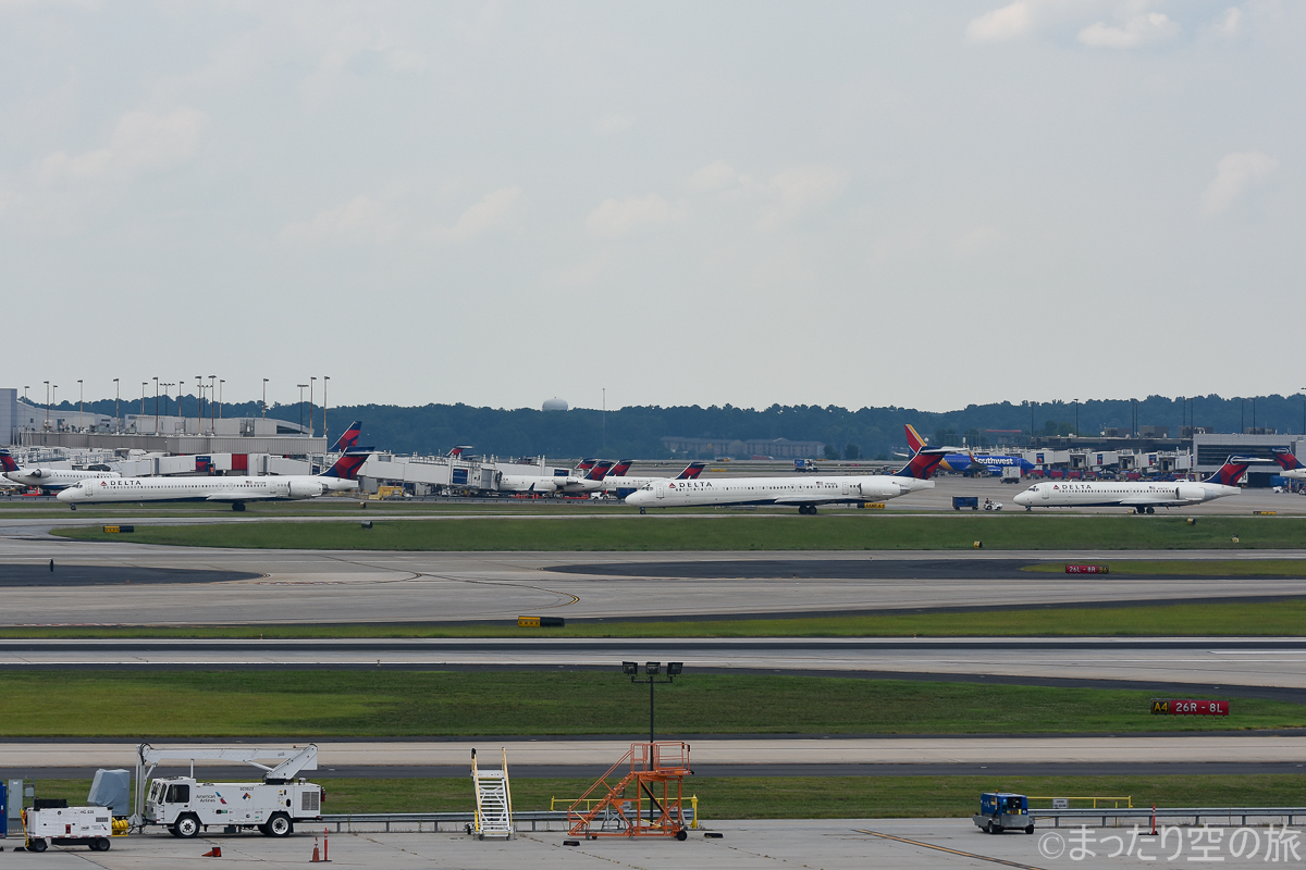 アトランタ国際空港に並ぶMD-88・90・B717型機