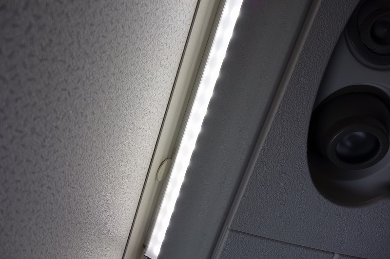 機内のLED照明