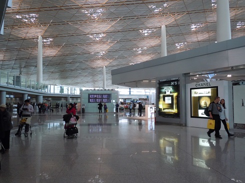 広大な北京首都国際空港内部の様子