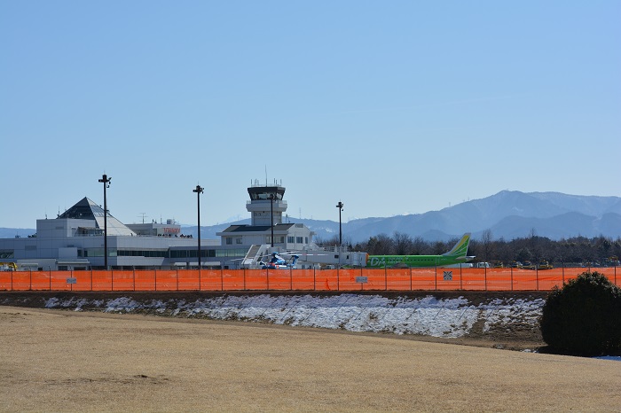 松本空港に駐機するFDA機
